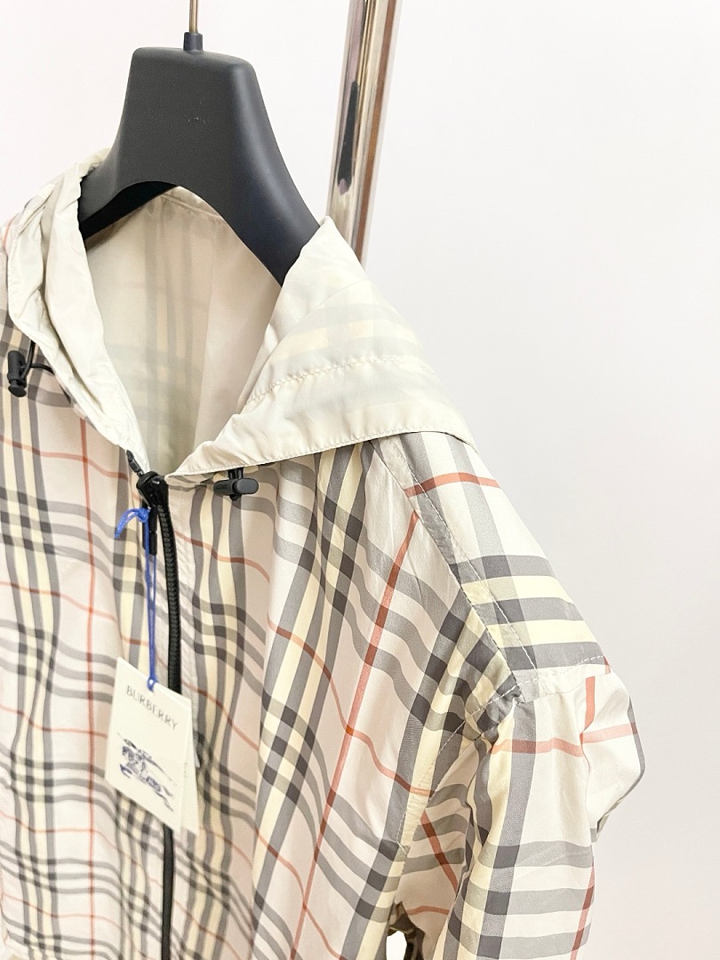 Burberry 6403-61L - Image 18