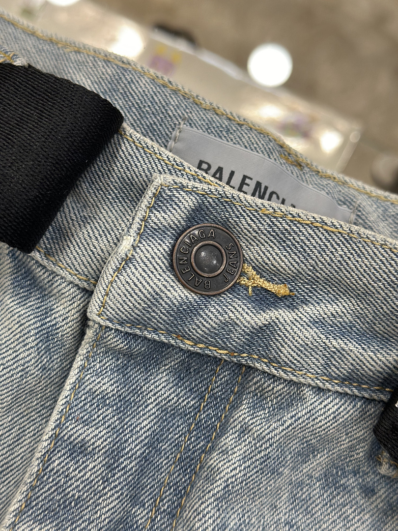 Balenciaga 3079-41L - Image 12