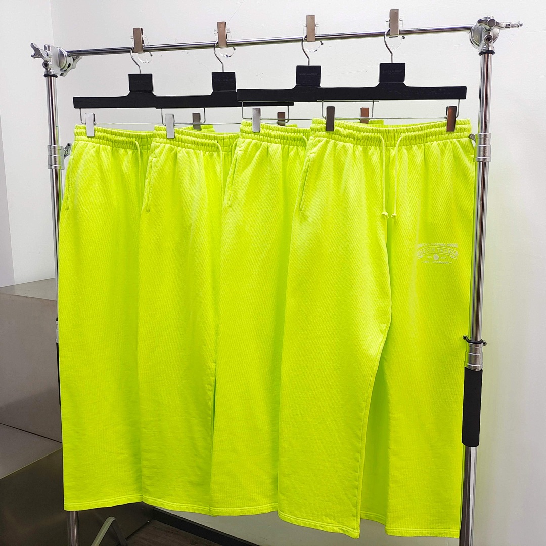 Gallery Dept . B4205 Fluorescent Light Green B4203