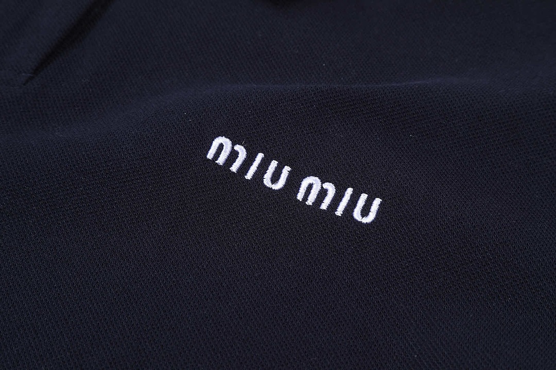 Miu Miu 524066−51L - Image 9