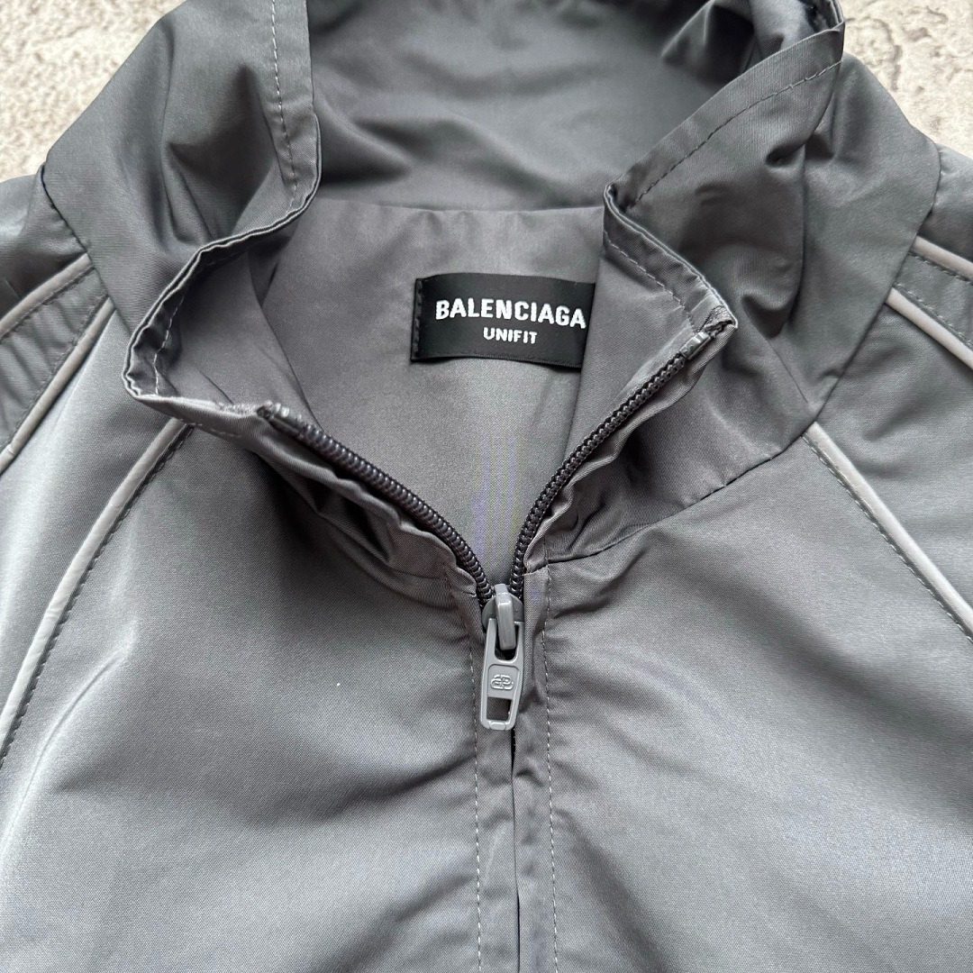 Balenciaga 567−24L - Image 9