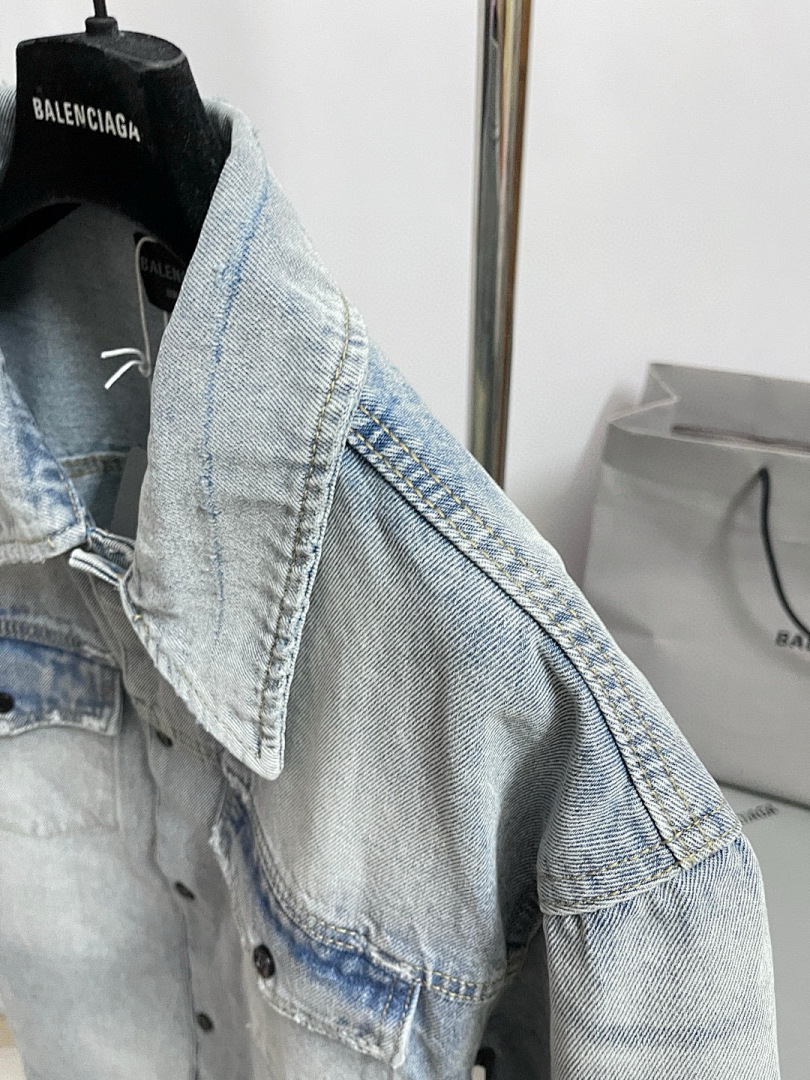 Balenciaga 52413−24L - Image 11