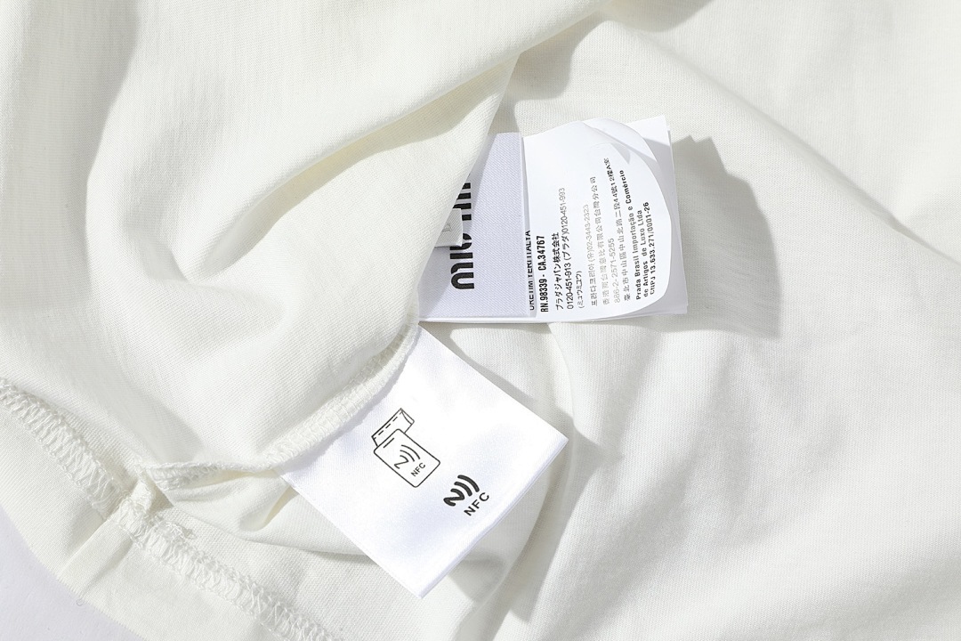 Miu Miu 524050−51L - Image 11