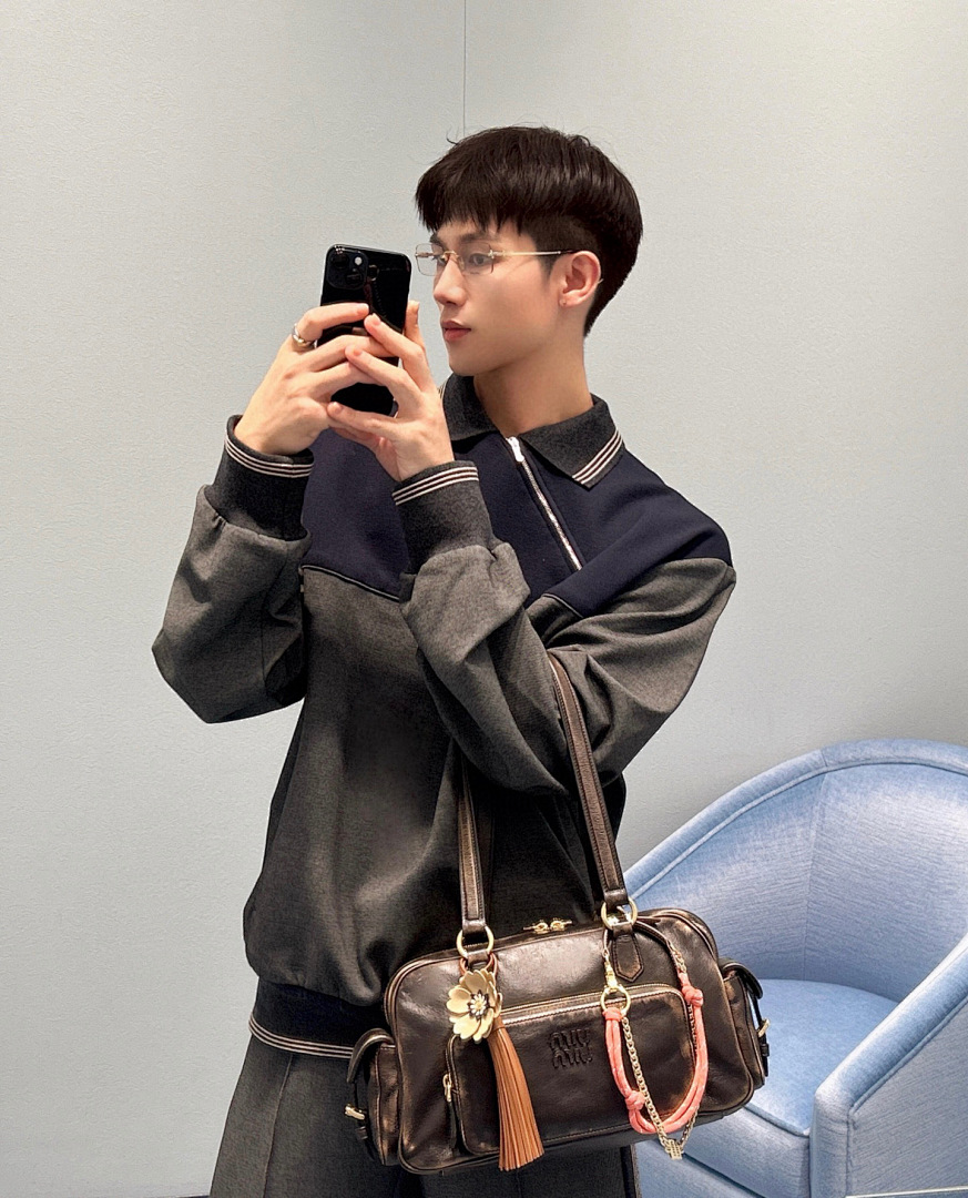 Miu Miu 525265−51L - Image 3
