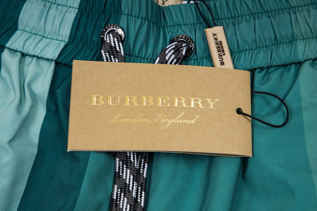 Burberry 52410−24L - Image 27