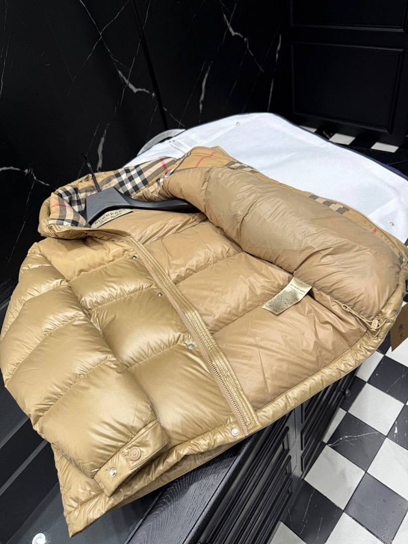 Burberry . 59650−92L - Image 19