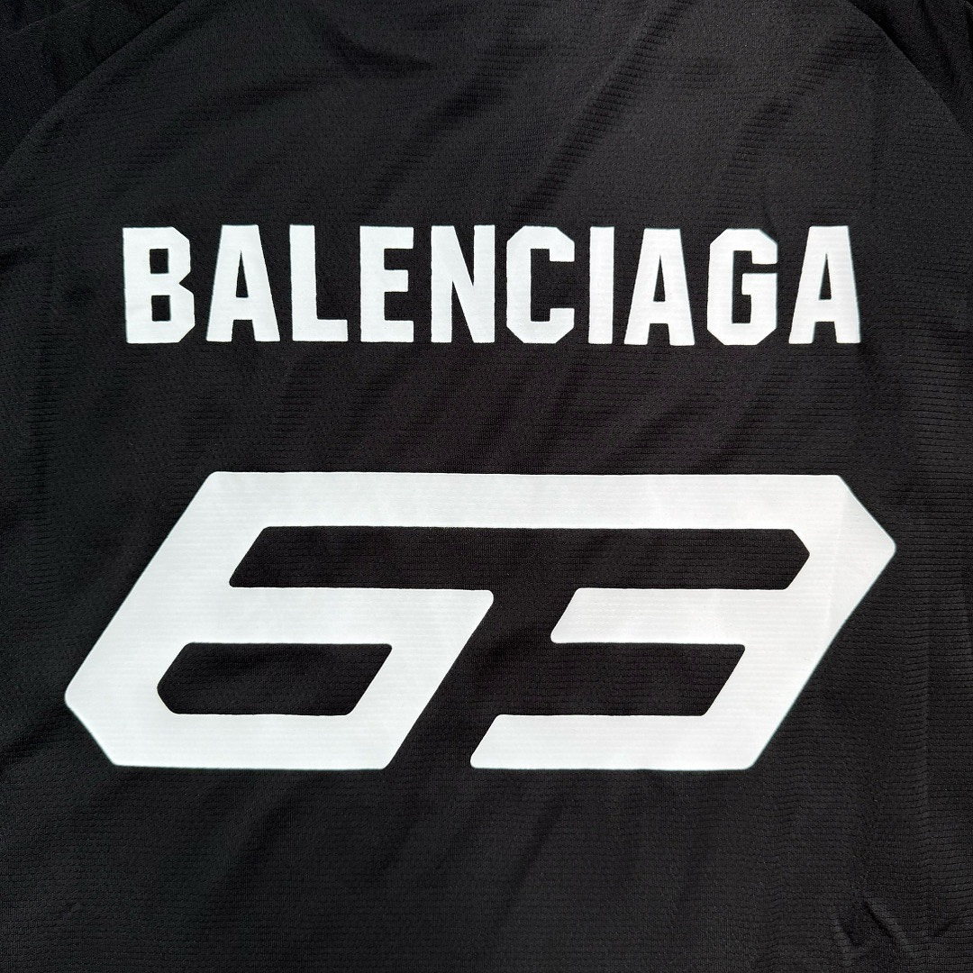 Balenciaga 505−24L - Image 15