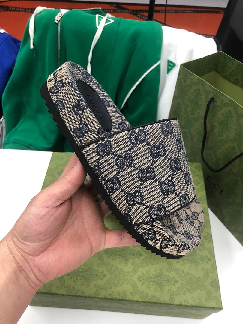 Unbranded Yuan Slides. Floral Black Logo - Image 6