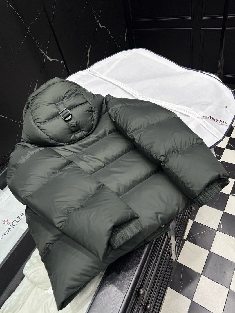 Burberry 38078-83L - Image 16