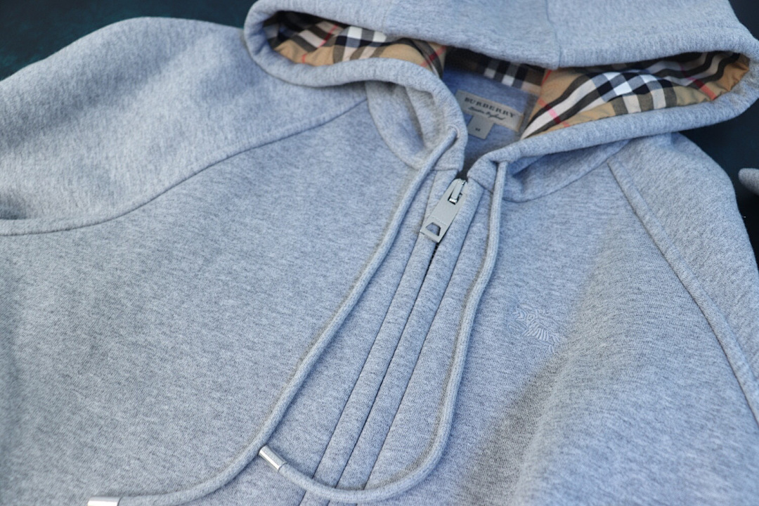 Burberry Yuan - Image 27