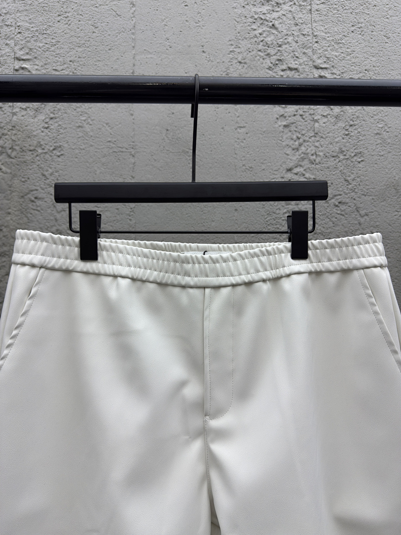 Prada 6265-69L Short - Image 9