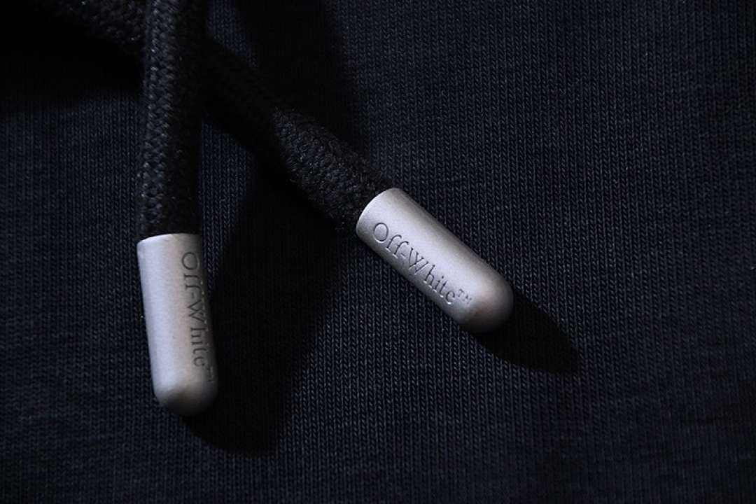 Off-White . - Image 7