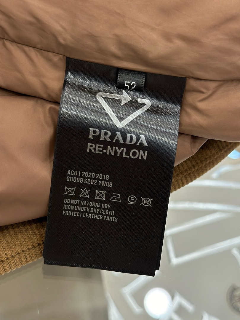 Prada 5212−8L - Image 12