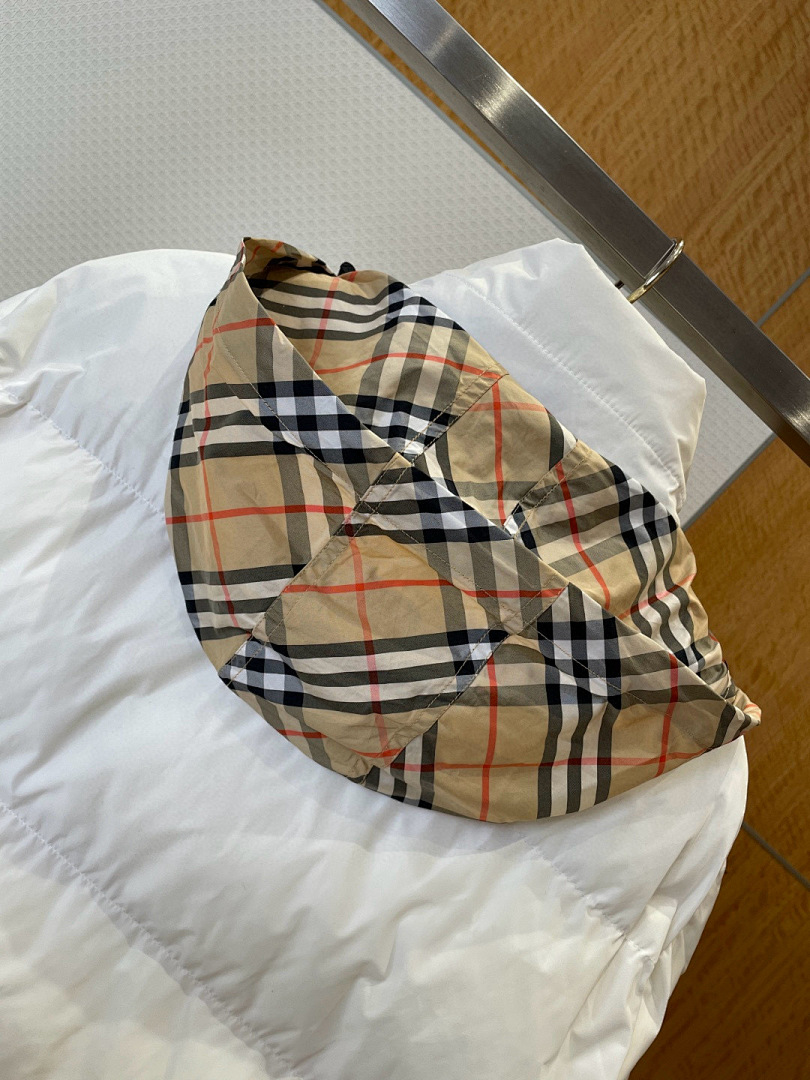 Burberry 625030-78L - Image 4