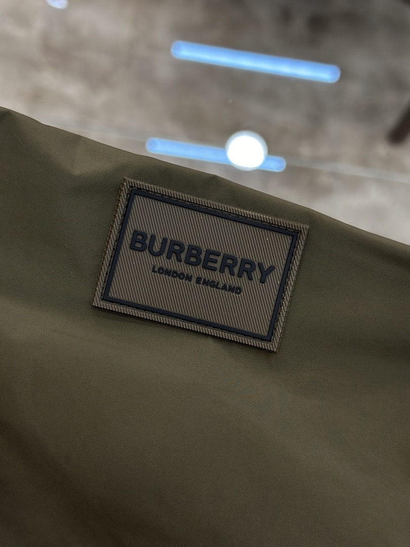 Burberry 5128−8L - Image 17