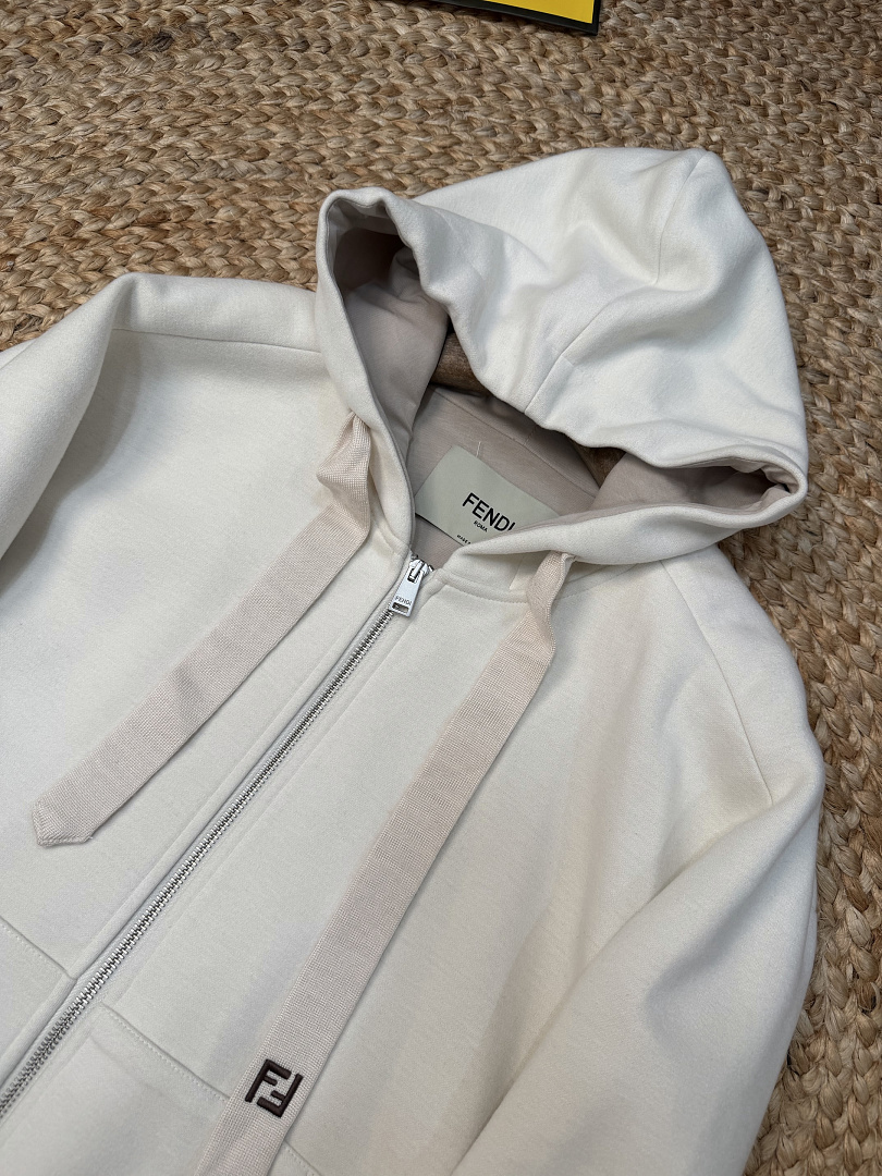 On Running Price:Jacket 499 Pants: 319 5183−8L - Image 12