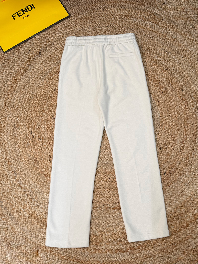 On Running Price:Jacket 499 Pants: 319 5183−8L - Image 9