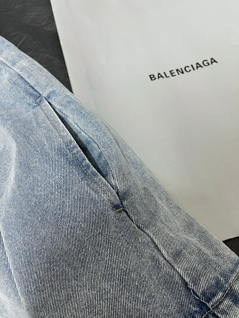 Balenciaga 52413−24L - Image 14