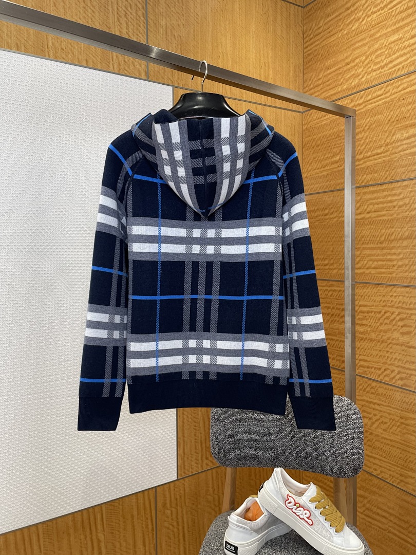 Burberry 51965-8L - Image 14