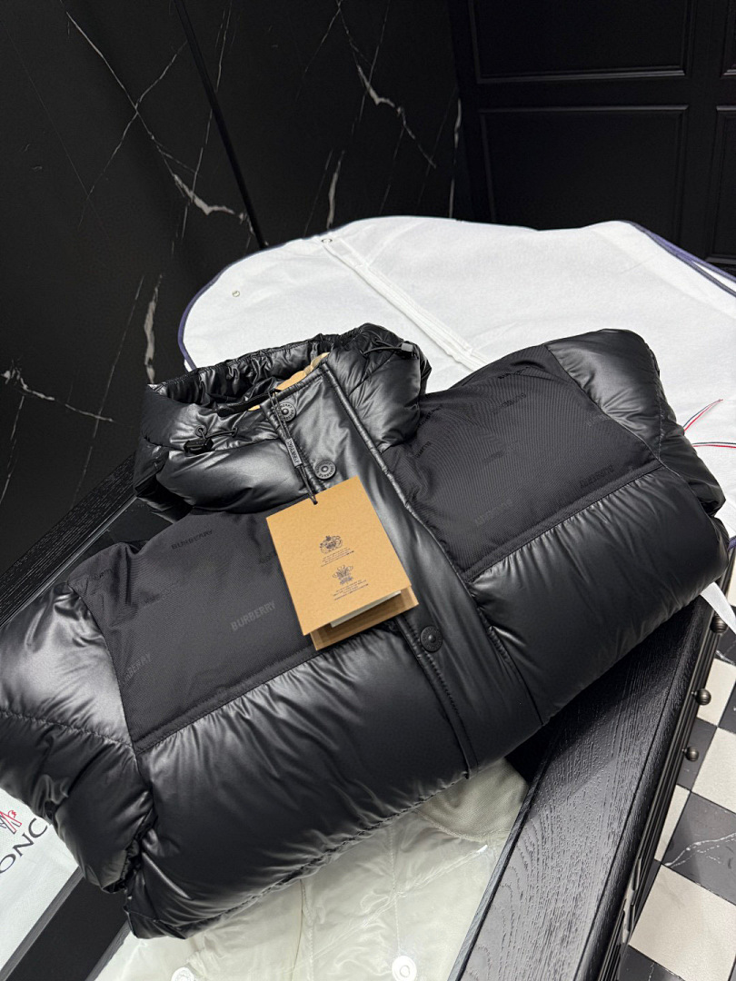 Burberry . 59650−92L - Image 17