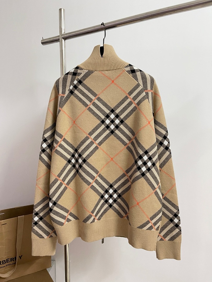 Burberry — - Image 8