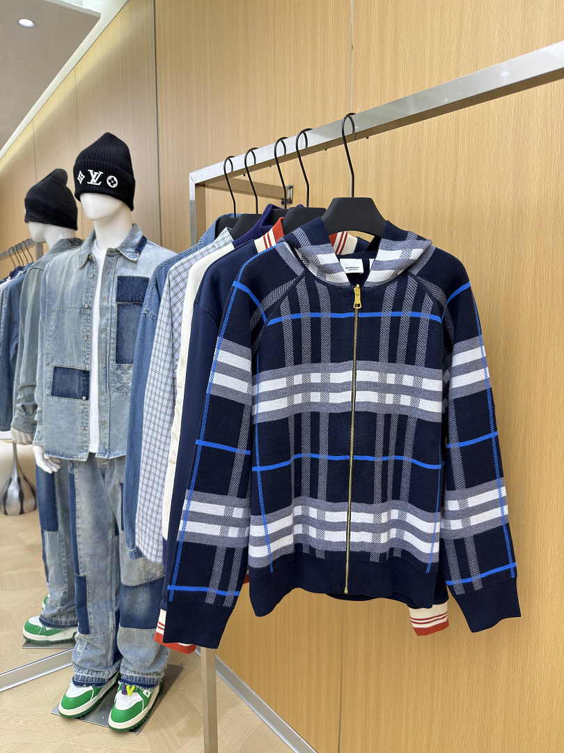 Burberry 5178−8L - Image 24