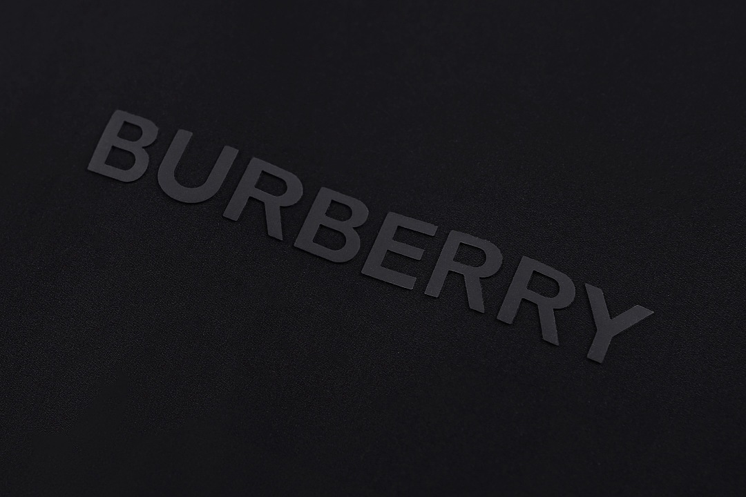 Burberry 52122−51L - Image 9