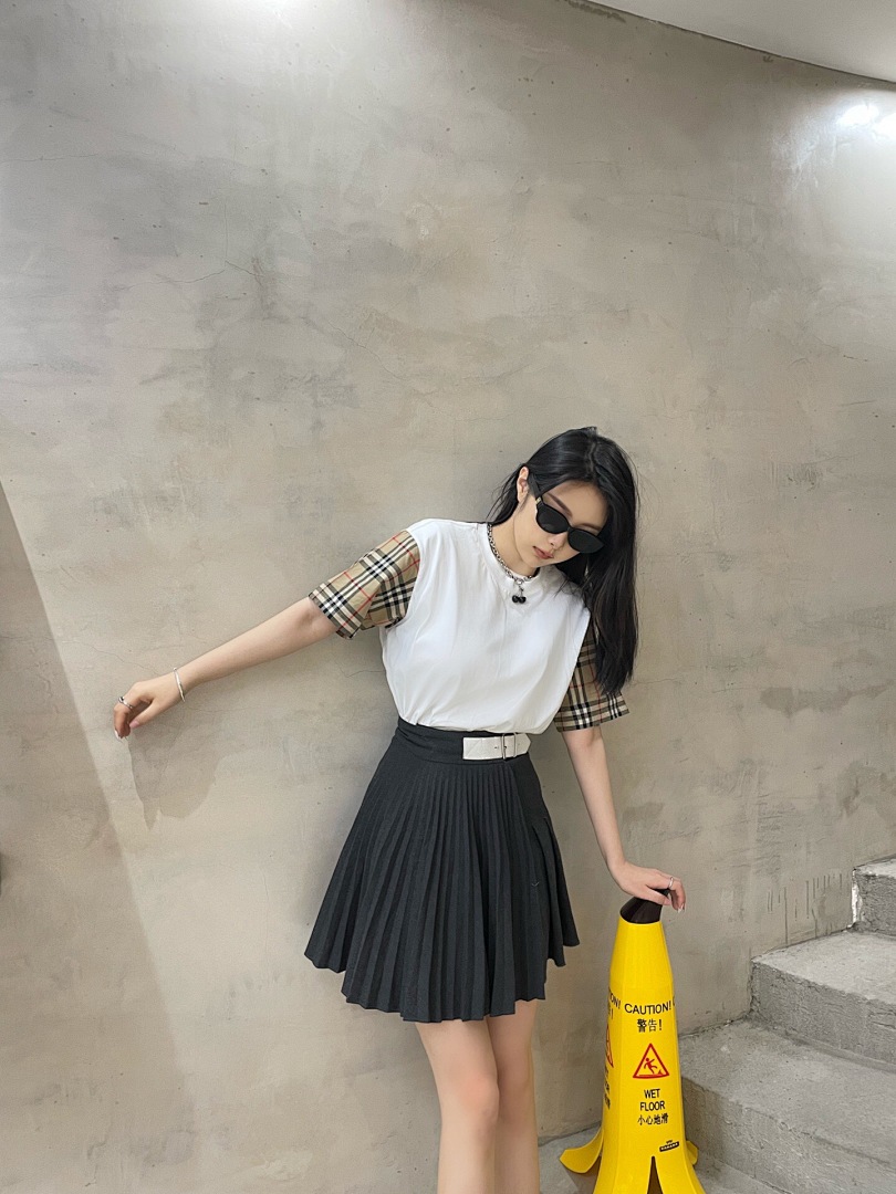 Burberry Yuan - Image 35