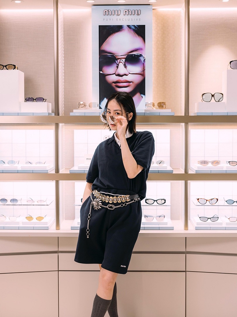 Miu Miu 525142−51L - Image 5