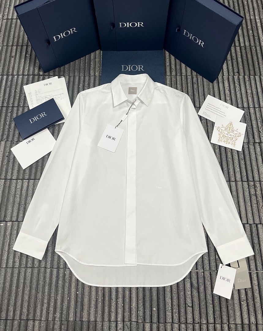 Dior 526033−51L