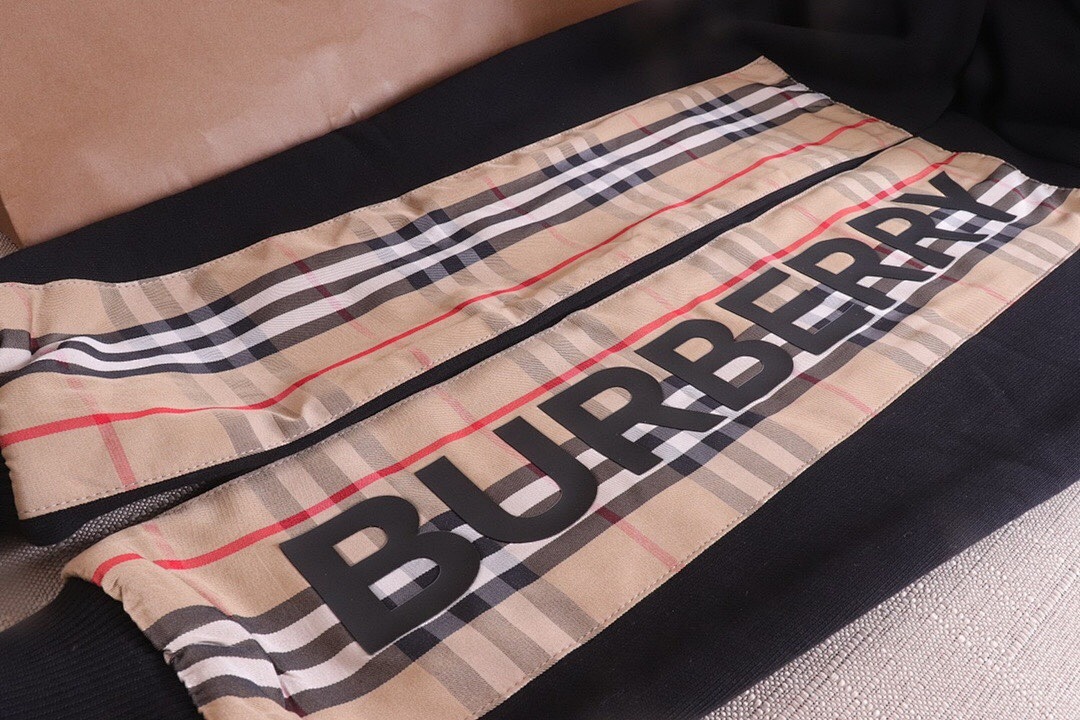 Burberry 7041 Price: 419 - Image 5