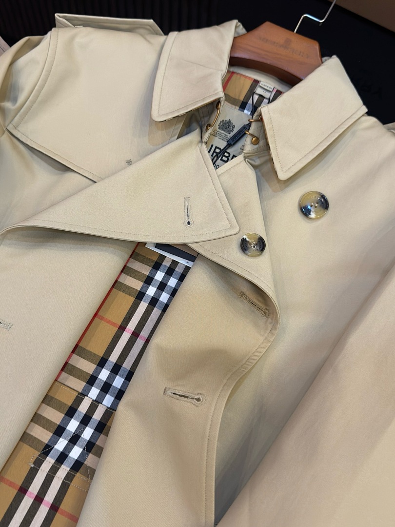 Burberry —6B034 - Image 24