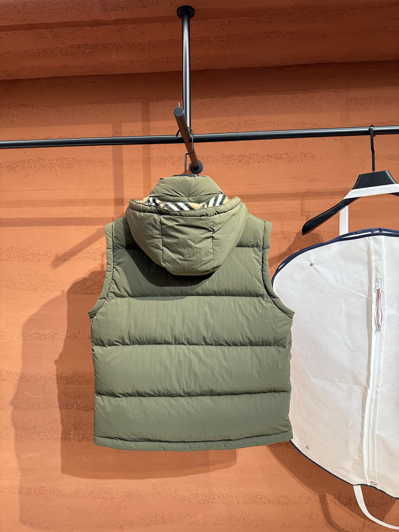 Burberry 3757-86L - Image 25