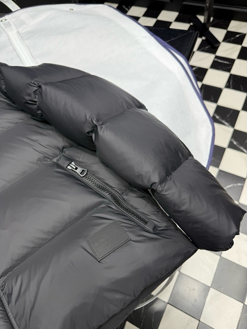 Burberry 38078-83L - Image 26
