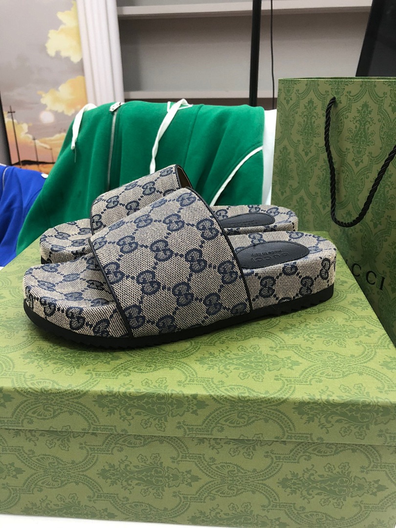 Unbranded Yuan Slides. Floral Black Logo - Image 3