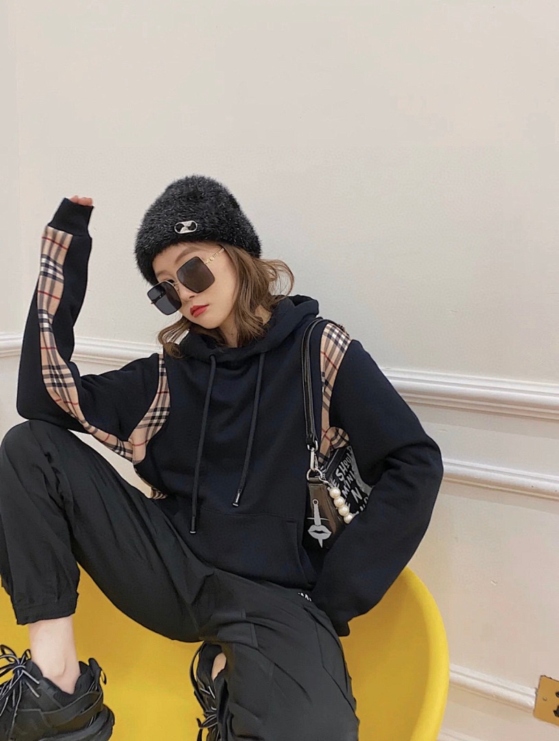 Burberry Yuan — - Image 3