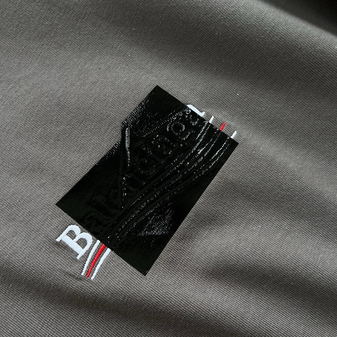 Balenciaga Yuan Gum Short Sleeve - Image 6