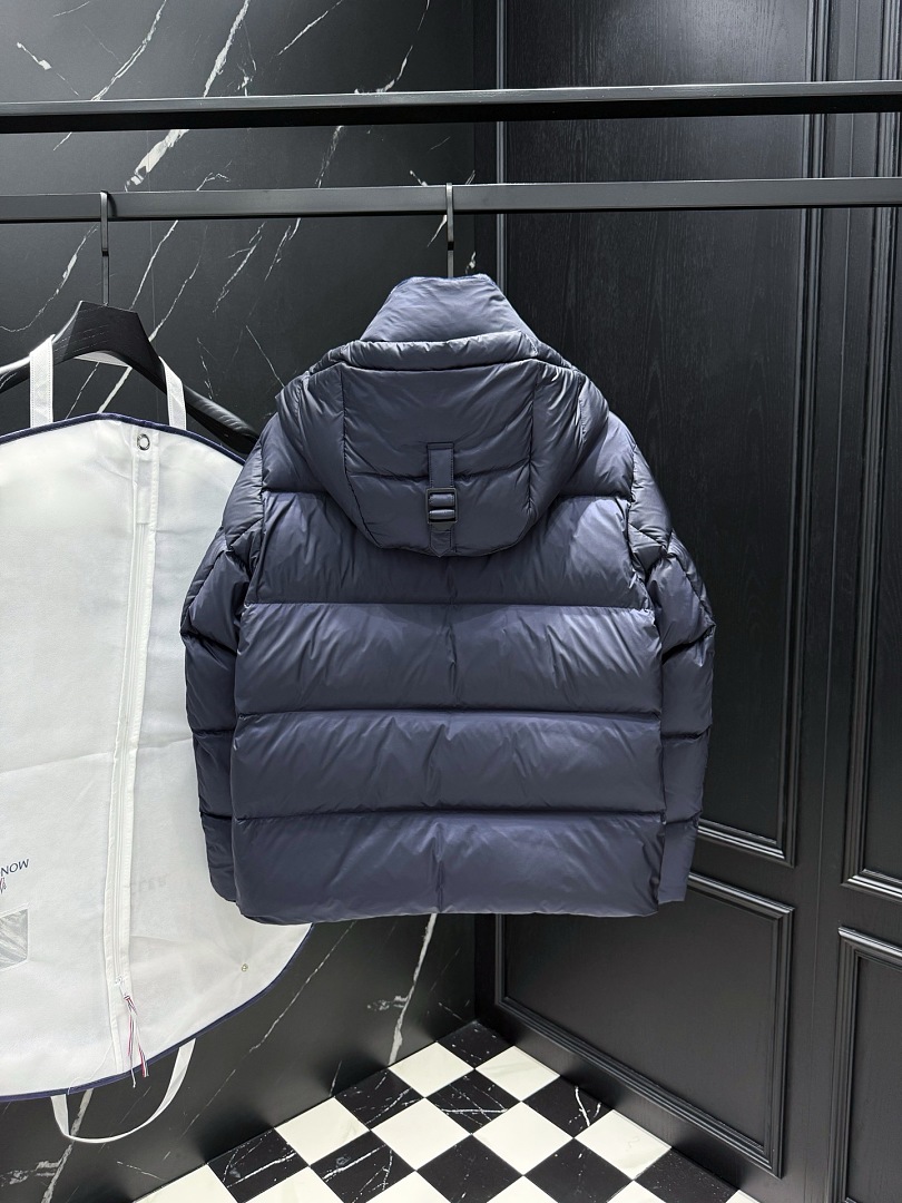 Burberry 38078-83L - Image 11