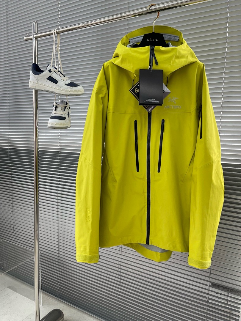 Arc'teryx — - Image 9