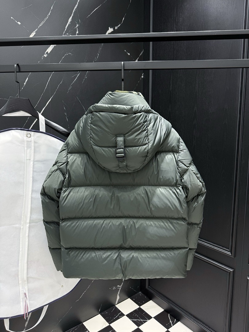Burberry 38078-83L - Image 18