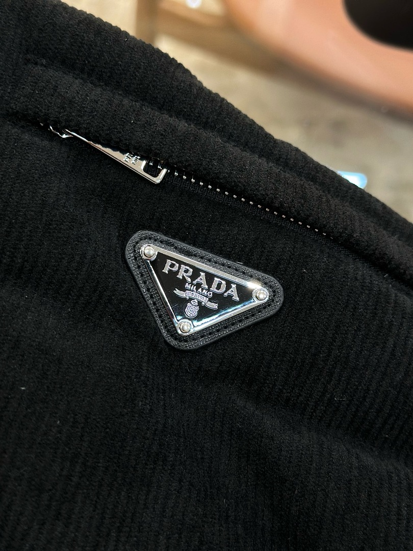 Prada 5212−8L - Image 20