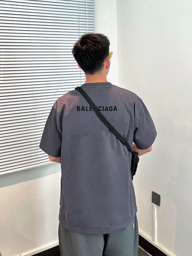Balenciaga Embroidered Short Sleeve - Image 17