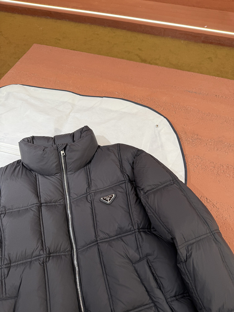 Prada 5290−8L - Image 32