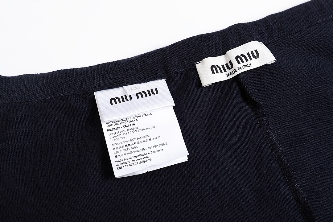 Miu Miu 525142−51L - Image 15