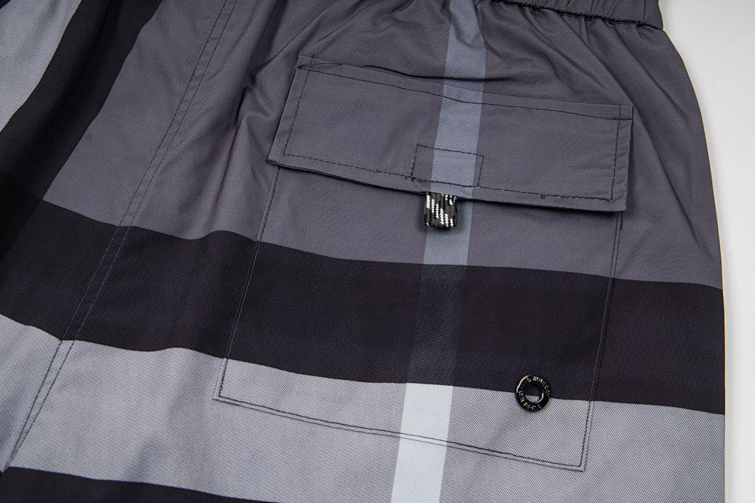 Burberry 52410−24L - Image 11