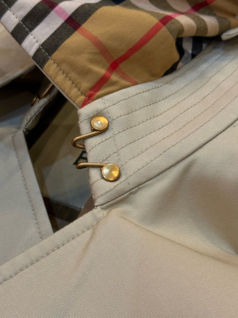 Burberry —6B035-65L - Image 21