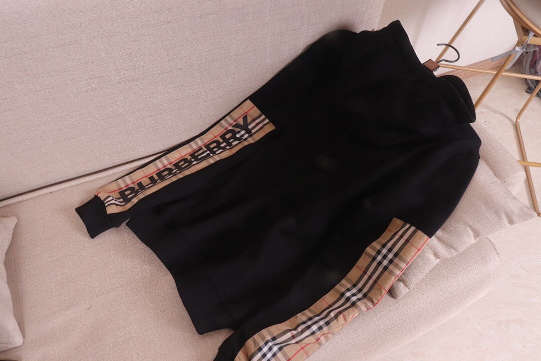 Burberry 7041 Price: 419 - Image 3
