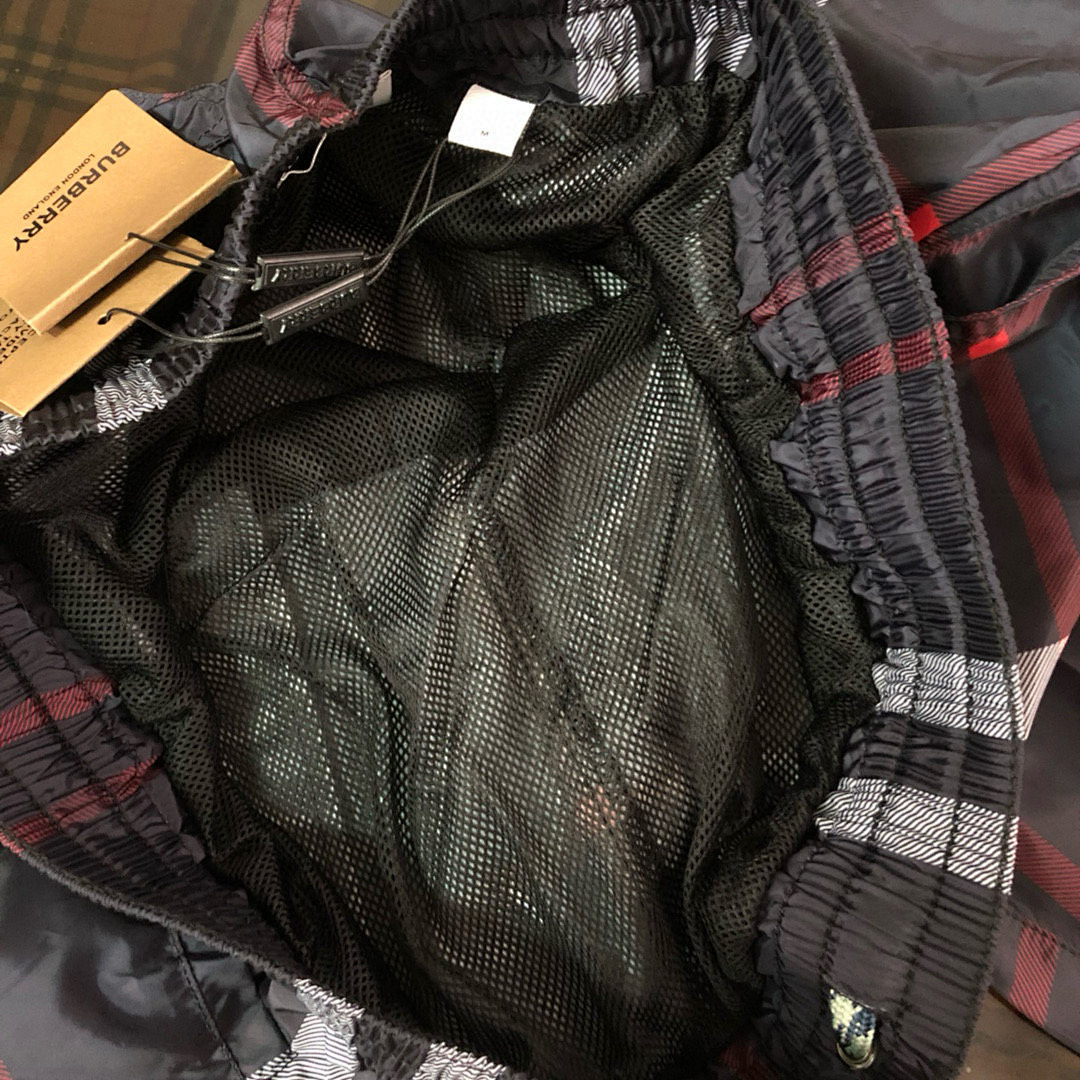 Burberry L68B069-65L - Image 4