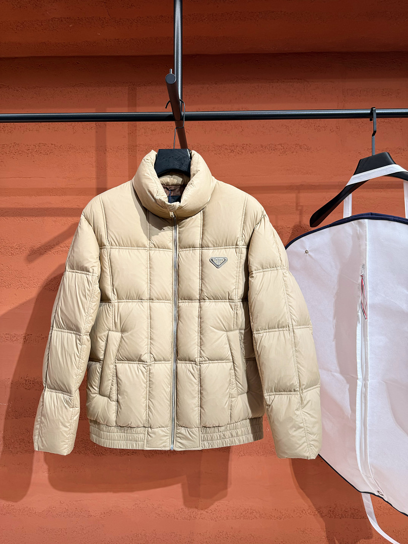 Prada 5290−8L - Image 4