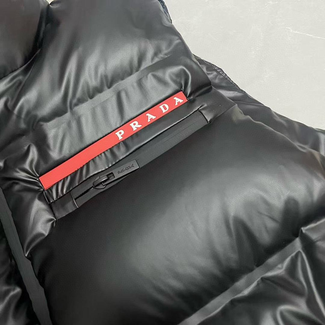 Prada 5C21 Vest −96L - Image 10
